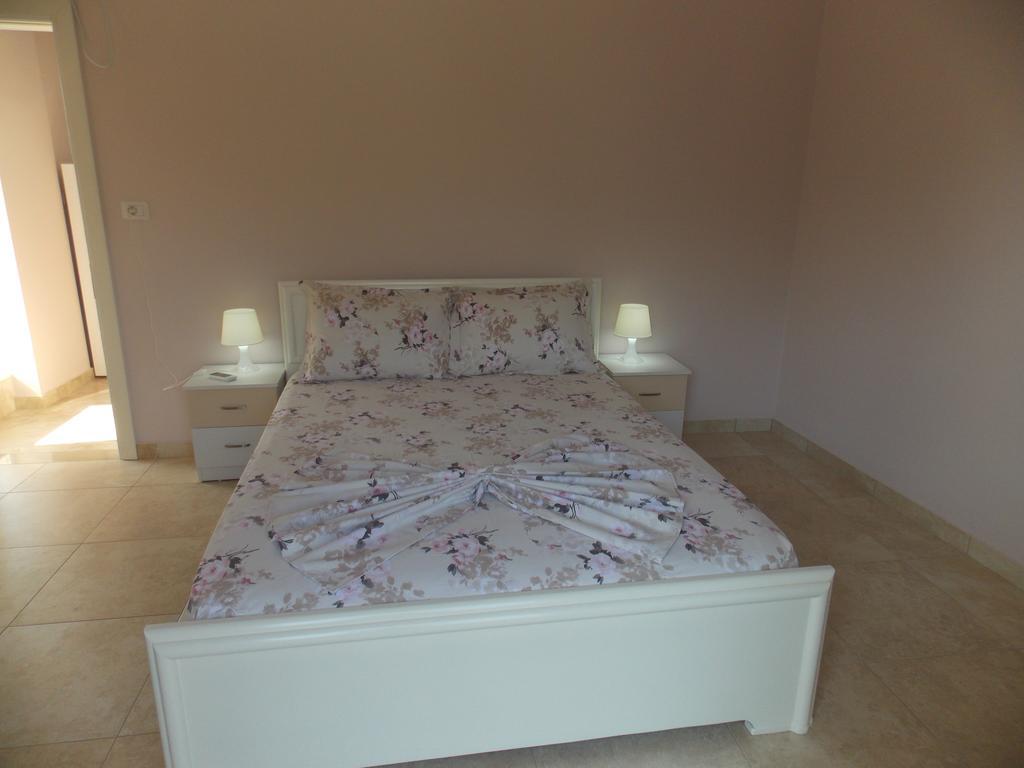 Linda Home Саранде Екстериор снимка